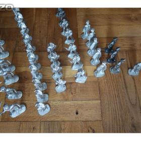 Foto inzerátu Cínové figurky - vojáčci, indiáni, rytíři a další