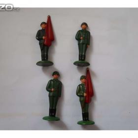 Foto inzerátu Cínové figurky - vojáčci, indiáni, rytíři a další