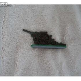 Foto inzerátu Cínové figurky - vojáčci, indiáni, rytíři a další