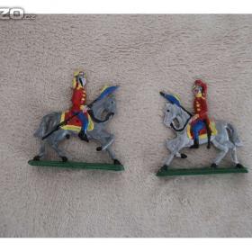 Foto inzerátu Cínové figurky - vojáčci, indiáni, rytíři a další