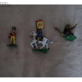 Foto inzerátu Cínové figurky - vojáčci, indiáni, rytíři a další