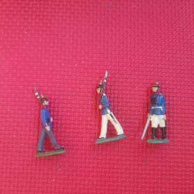 Foto inzerátu Cínové figurky - vojáčci, indiáni, rytíři a další