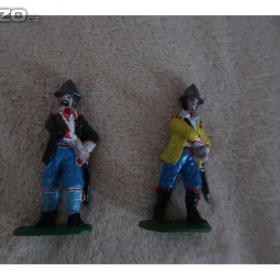 Foto inzerátu Cínové figurky - vojáčci, indiáni, rytíři a další