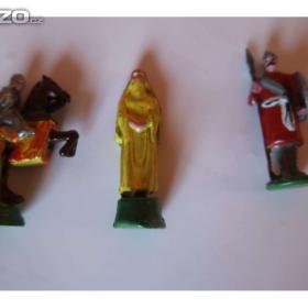 Foto inzerátu Cínové figurky - vojáčci, indiáni, rytíři a další