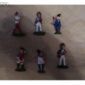 Foto inzerátu Cínové figurky - vojáčci, indiáni, rytíři a další