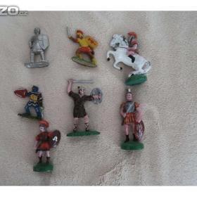 Foto inzerátu Cínové figurky - vojáčci, indiáni, rytíři a další