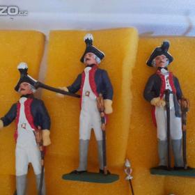 Foto inzerátu Cínové figurky - vojáčci, indiáni, rytíři a další