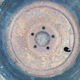 Foto inzerátu blatníky  Fiat 125P, čelo Ś1000, různé startery, altíky, ráfky, hydr čerpadla a další