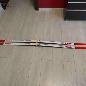 Prodám starší běžky TRAK 215cm  / 14391713
