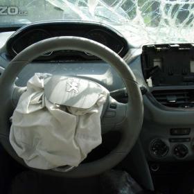 Foto inzerátu PEUGEOT 208 HATCHBACK 1.2VTi V3 HMZ 60kW rv 2013