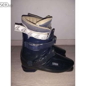 Foto inzerátu Prodám staré dvoupřesové lyžáky Lowa