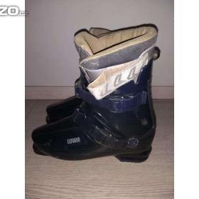 Foto inzerátu Prodám staré dvoupřesové lyžáky Lowa