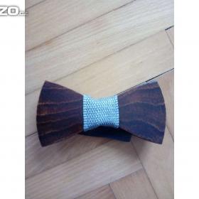 Foto inzerátu Prodám nového dřevěného motýlka.