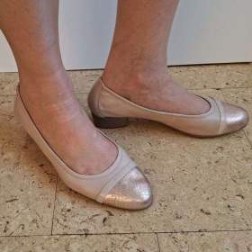 Foto inzerátu Béžové lodičky Tamaris s perletí č. 39