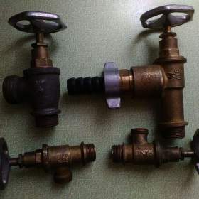 Foto inzerátu Instalatérský a topenářský materiál