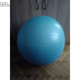 Fotka k inzerátu Prodám nový gymnastický míč s pumpou. / 15713723