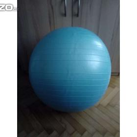 Fotka k inzerátu Prodám nový gymnastický míč s pumpou. / 13862984