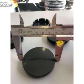 Foto inzerátu Plastové pokličky na alu kola průměr 51-56 mm