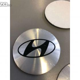 Foto inzerátu Středové pokličky / samolepky alu kol Hyundai stříbrný