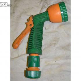 Foto inzerátu zahradní postřikovač