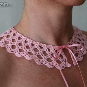 Foto inzerátu Růžový ručně háčkovaný límeček