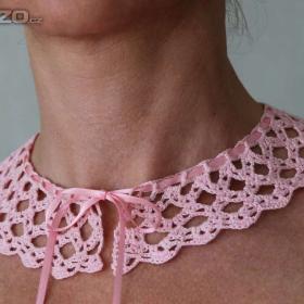 Fotka k inzerátu Růžový ručně háčkovaný límeček / 19618918