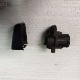 Foto inzerátu Záslepka krytka kliky pravá přední Opel Signum1,8 16V 03-05