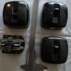 Foto inzerátu Spínače třífázové, páčkové, trojkombinace