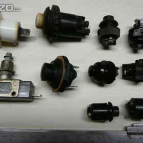 Fotka k inzerátu Tlačítka na autoveterány / 16077029