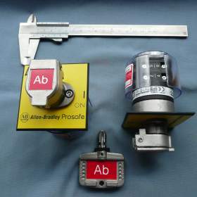 Foto inzerátu Bezpečnostní spínače typ 440T-MRP SE56, se zamykací hlavou