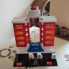 Fotka k inzerátu Garáž, organizer, kousátka a chrastítka  / 18091367