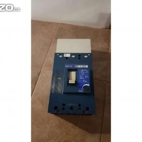 3- fázový hlavní jistič před elektroměr / 16681738
