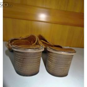 Foto inzerátu Sandály, pantofle, nazouváky Baťa vel. 39