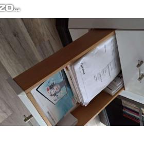 Foto inzerátu Černobílá starší obývací stěna + černý Tv stolek