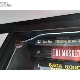 Foto inzerátu Černobílá starší obývací stěna + černý Tv stolek