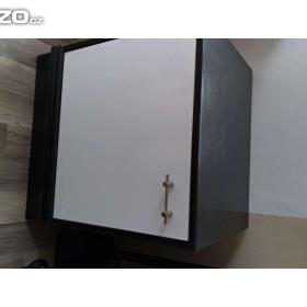 Foto inzerátu Černobílá starší obývací stěna + černý Tv stolek