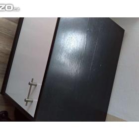 Foto inzerátu Černobílá starší obývací stěna + černý Tv stolek
