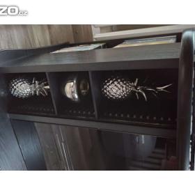 Foto inzerátu Černý Tv stůl na kolečkách