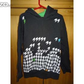 Fotka k inzerátu Černá mikina s kapucí Urban vel. 146 / 18822295