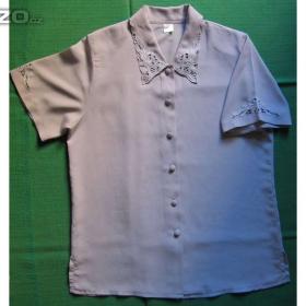 Foto inzerátu Dámské oblečení