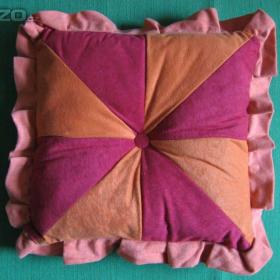 Fotka k inzerátu Dekorativní polštářek / 19676360