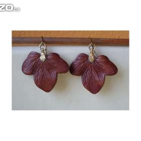Foto inzerátu Náušnice visací - lístky z hnědé kůže