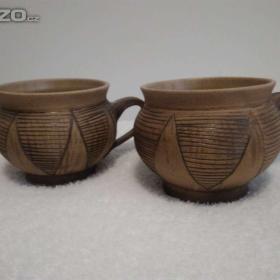 Fotka k inzerátu Prodám pár zdobených hrnků s vnitřní glazurou. / 10959397