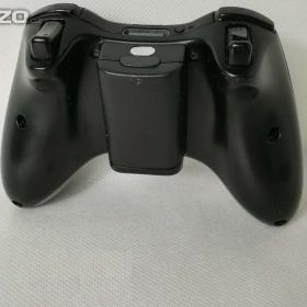 Foto inzerátu XBOX 360 E + 1 x bezdrátový ovladač, 1 org. hra