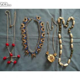 Foto inzerátu Šperky, bižuterie, náhrdelníky, řetízky, brože