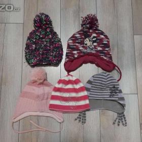 Fotka k inzerátu DÍVČÍ ZIMNÍ ČEPICE VEL.2- 3 ROKY  / 15577754