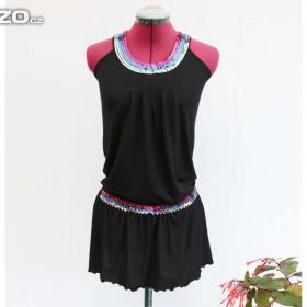 Fotka k inzerátu Černá dívčí tunika s barevnými flitry -  152- 158 / 18904332