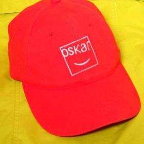 Červená kšiltovka / 17639839