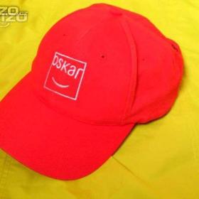 Foto inzerátu Červená kšiltovka