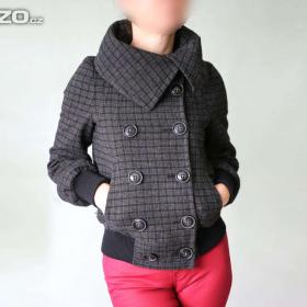 Foto inzerátu Károvaná bunda s velkým límcem vel.34